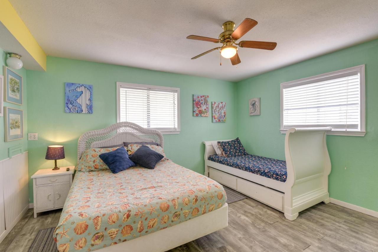 Surfside Beach Home With Deck 300 Feet To The Gulf! Eksteriør billede